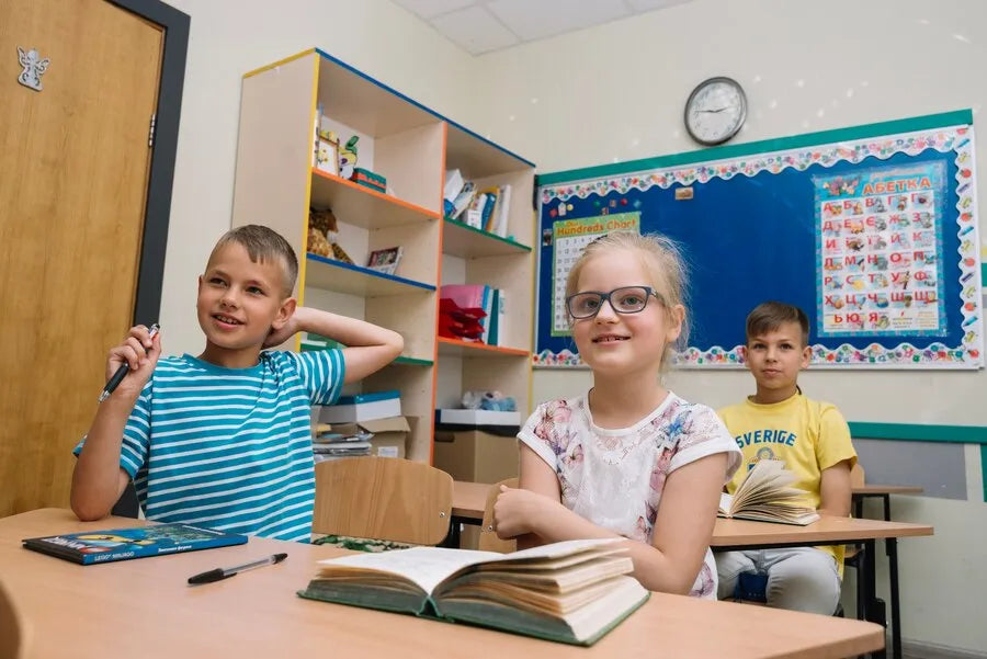 Students Learning ASL